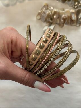 Mixed Metallic and Pearl Women’s Bracelet Set - Pink, Gold, Silver
